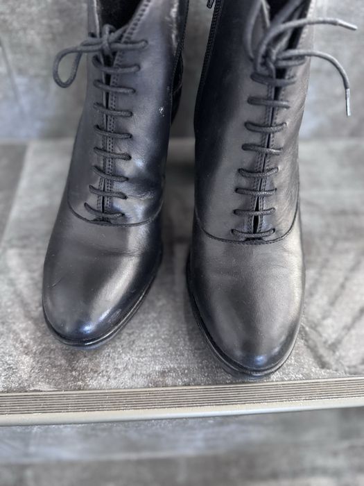 Vand botine negre de piele masura 38