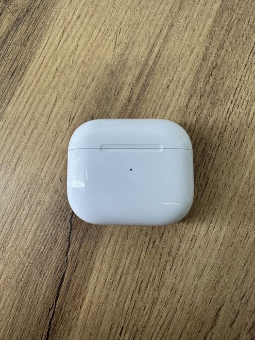 Продам наушники Airpods 3