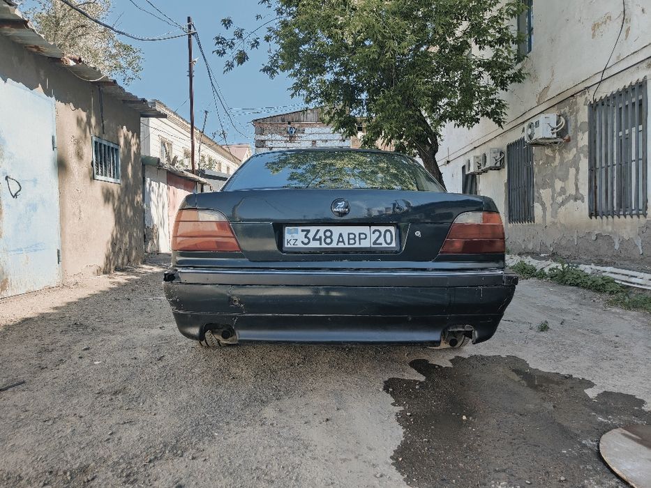 Продам BMW E38 .
