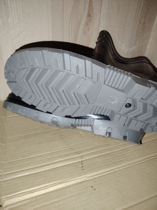 Продам сапоги резиновые