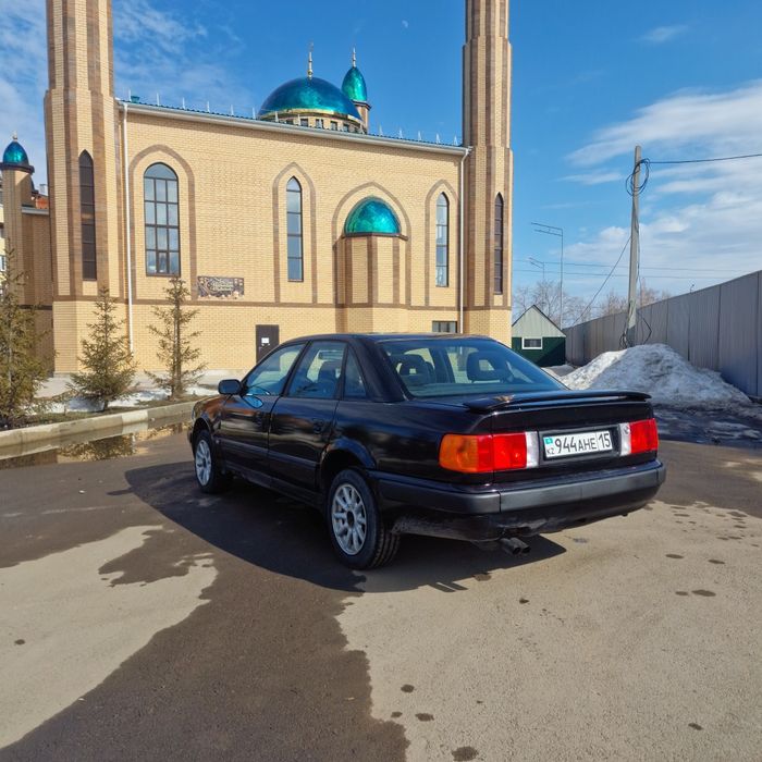 Продам ауди 100 на уверенном ходу