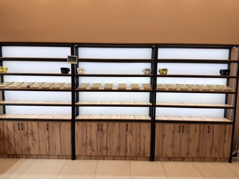 Продам мебель под комерцию