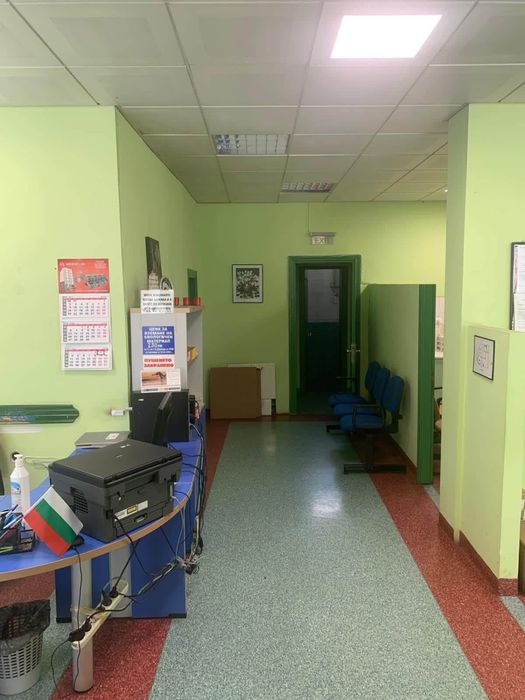Дава се под наем Офис в Търговище, Център - 150 кв.м за 2000 € - Снимка #2