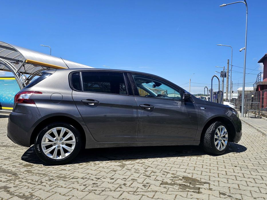 Peugeot 308 Benzină 1.2 an 2016 cutie manuală