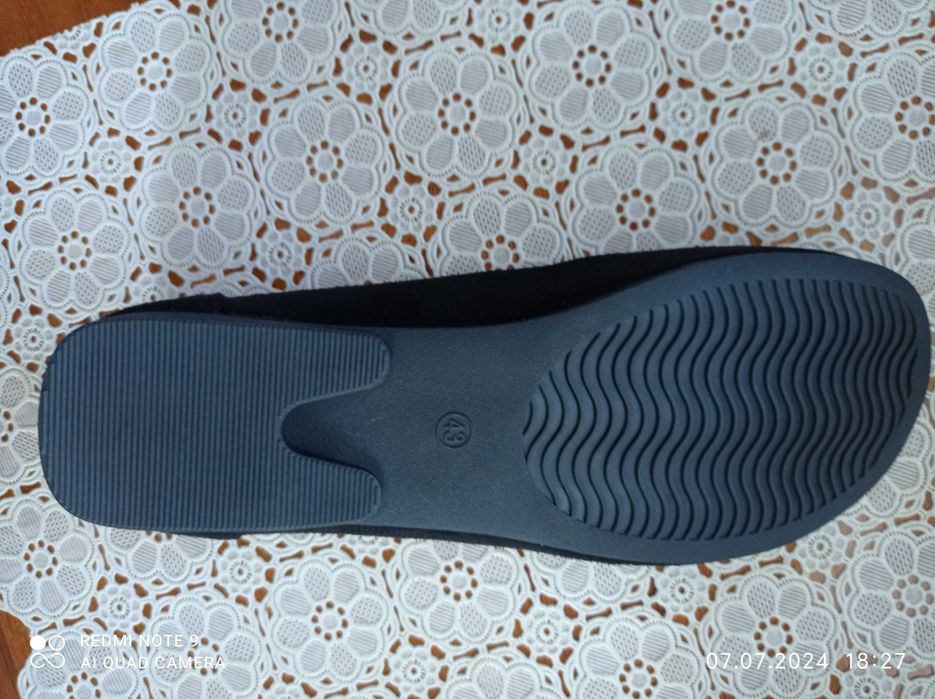 Равни обувки нови