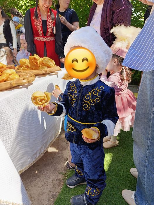 Национальный казахский костюм