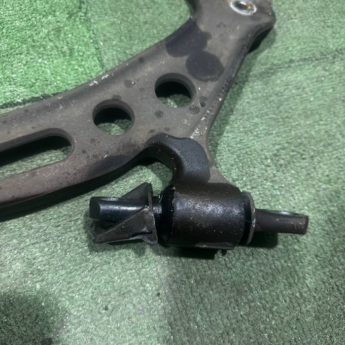 Передняя рычаг Toyota Wondom