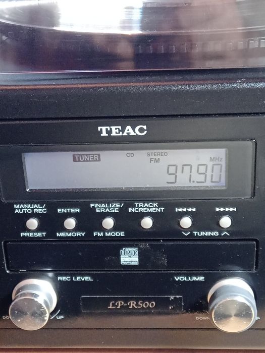 Combina Audio TEAC LP-R500 funcțională.Cd.radio.pikup.casetofon.cd rec