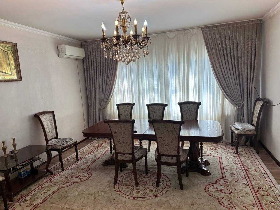 Продаётся квартира. Лабзак Ц13. 4 ком. N21