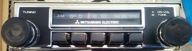 Ретро радио за кола, 80те Кувейт Mitsubishi  НОВО колонка