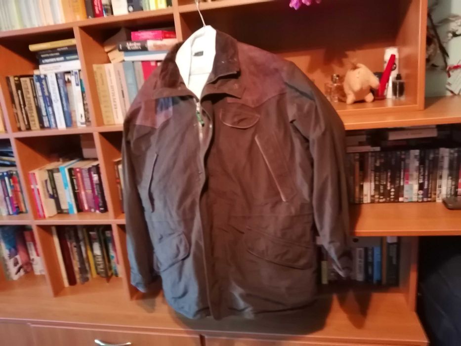 Яке за лов Шевалие. Обличано само два пъти. Голям размер.