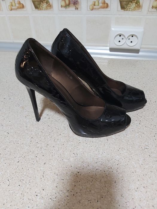 Лабутены от Gucci