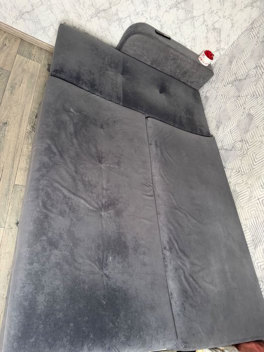 Продается диван в хорошем состоянии