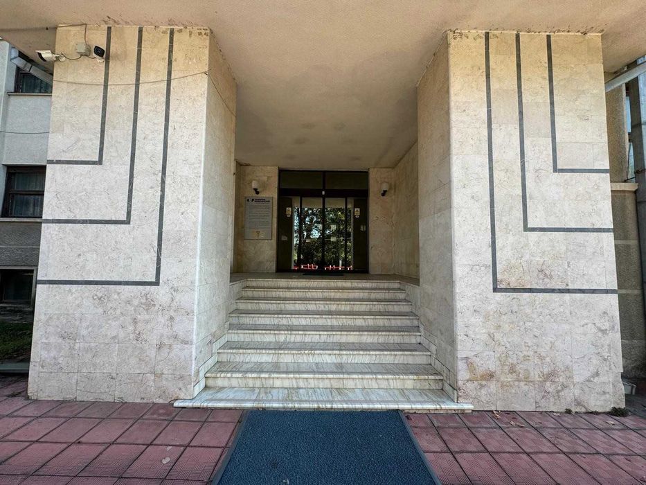 Imobil,birouri,cladire cu teren Campina