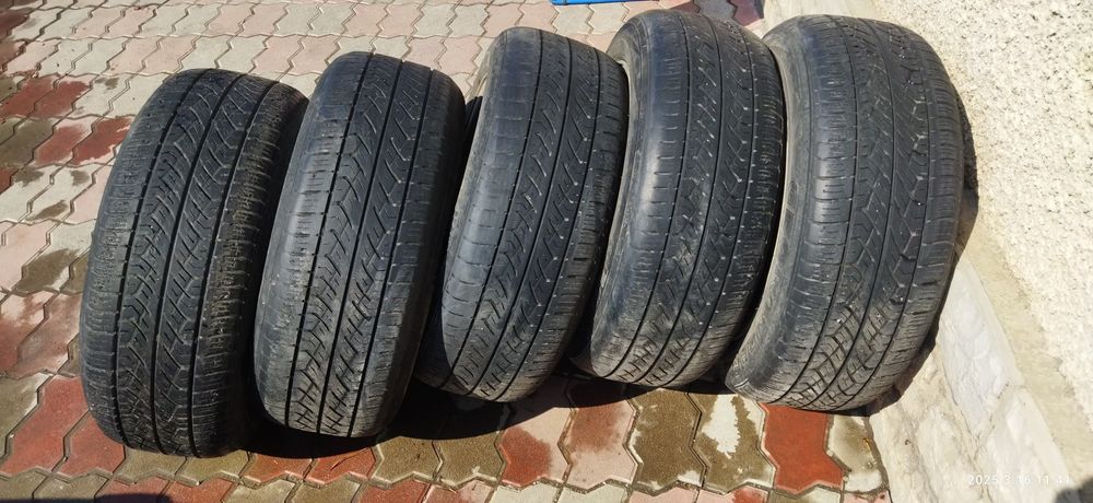 Продам комплект (пять штук)резины