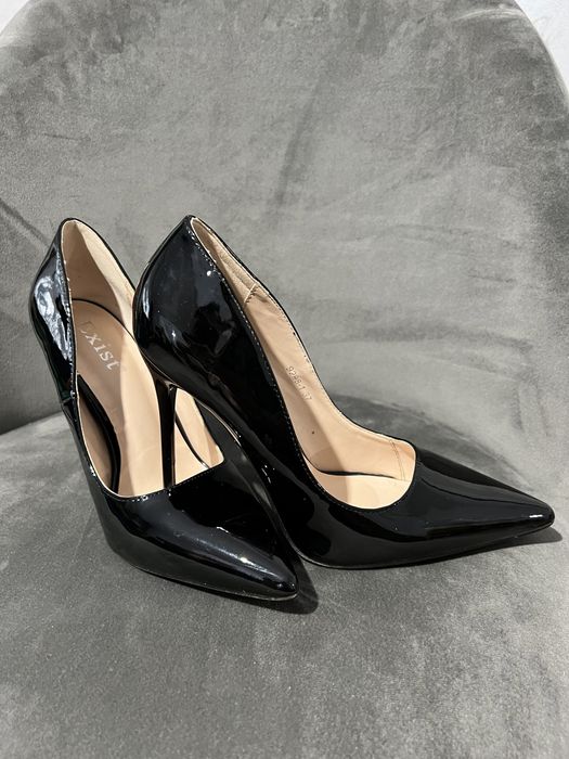 Pantofi Stiletto negrii ca noi