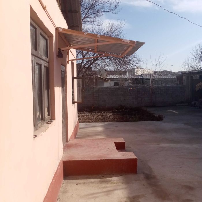 Нурафшонда уй сотилади 5 соток