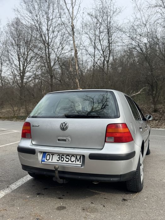 Vand golf 4 ,motor 1.4 benzina