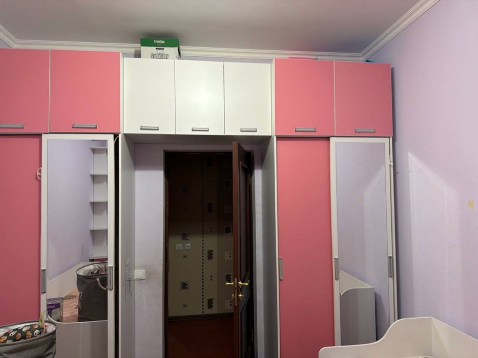 Срочно продаётся б/у мебель.