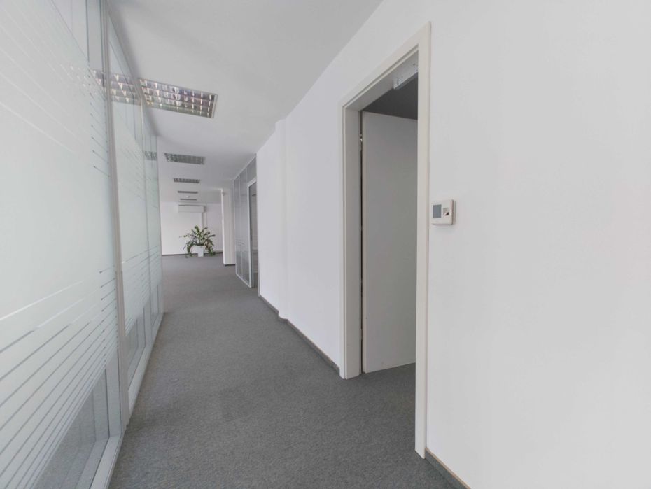 Офис под наем: 500 кв.м. в модерна бизнес сграда до НДК