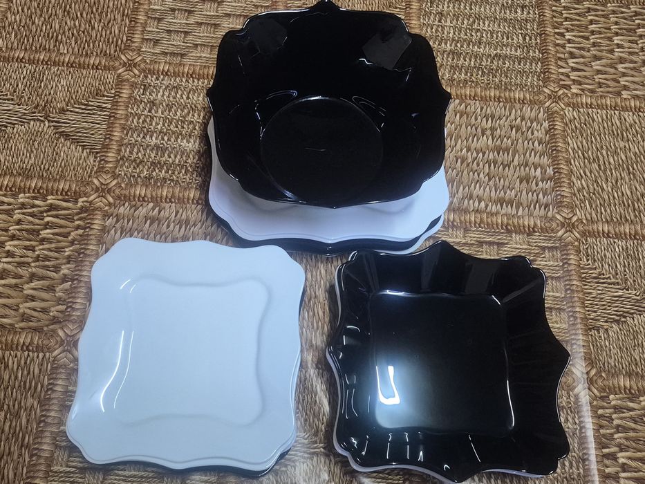 Продавам сервиз от 19 части