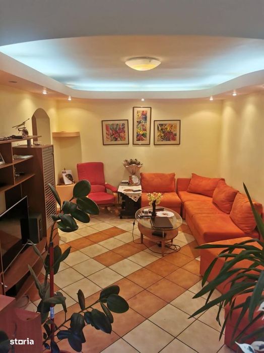 Vand apartament 3 camere pe Prelungirea Ferentari