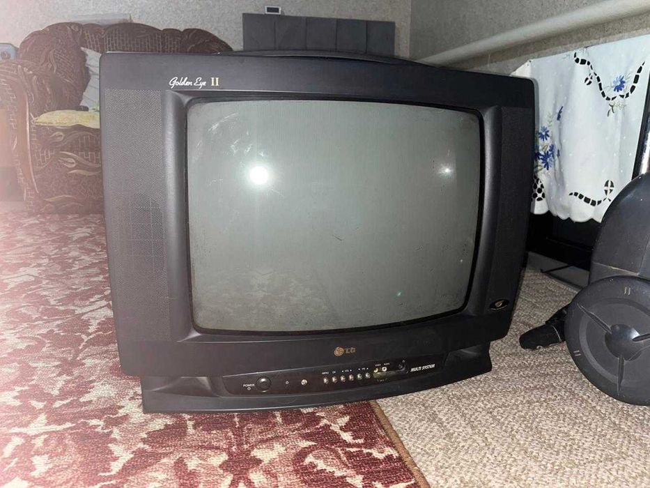 Отдам даром телевизоры