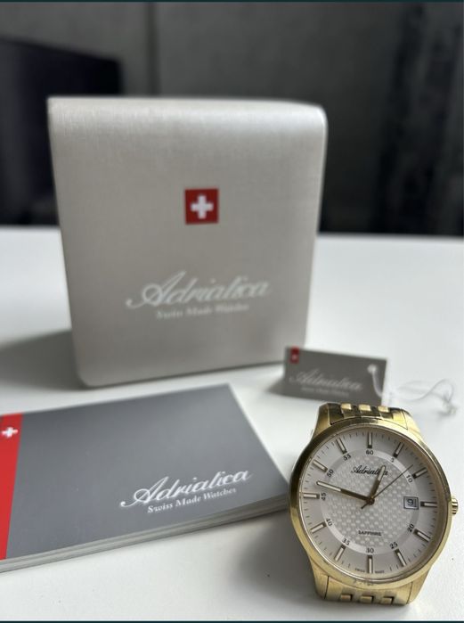 Часы Adriatica.