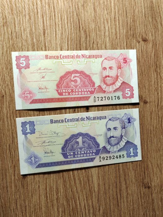Vând bancnote din Nicaragua