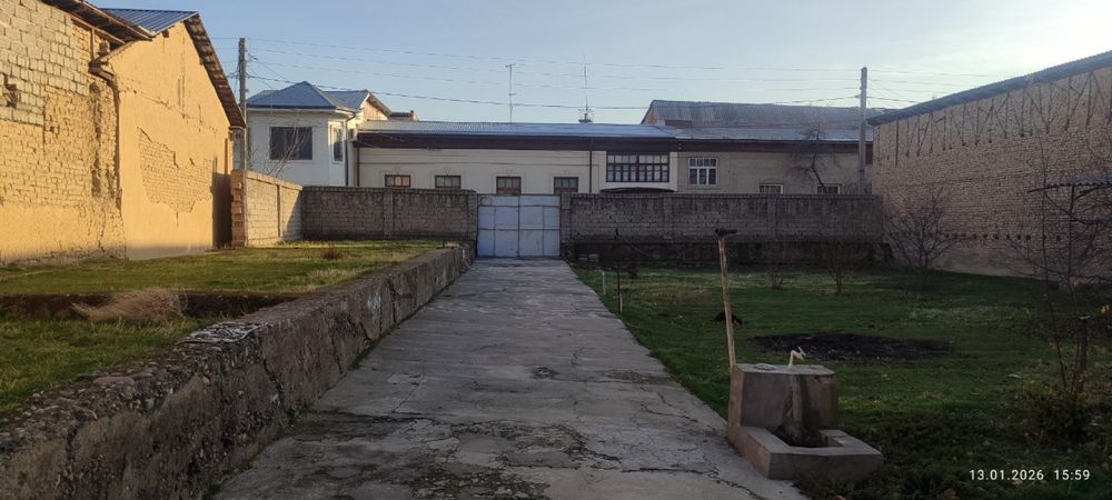 Roxat kuruguda tayor yer sotiladi