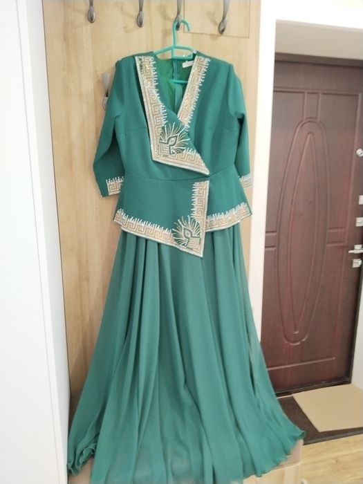 Продам платье для торжества