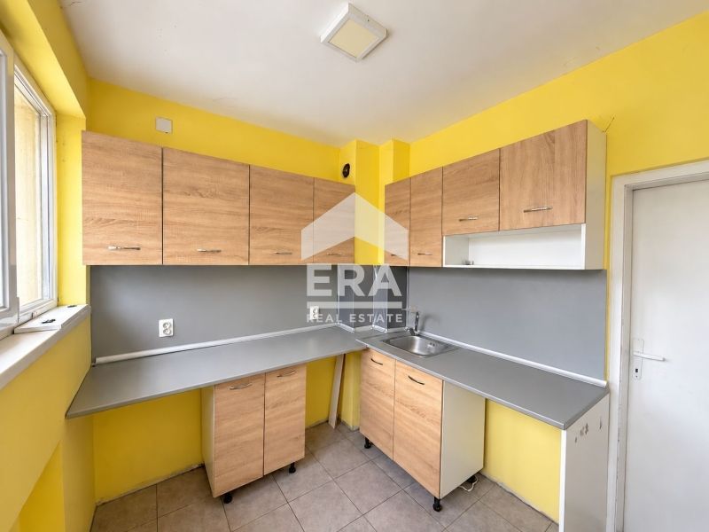 Продава се Тристаен апартамент в Русе, Център - 90 кв.м за 1876 €/кв.м - Снимка #7