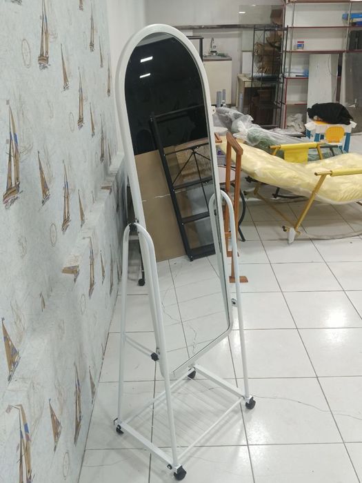 Зеркало напольное