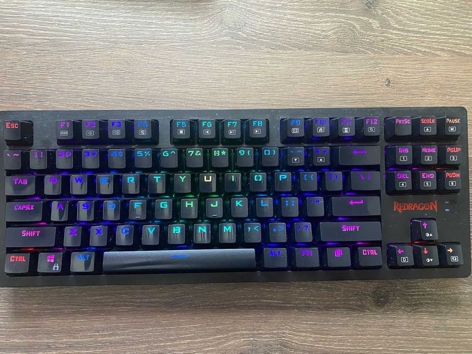 (Kit) Tastatura Redragon Knight + Mouse Dareu EM901X (Wireless)