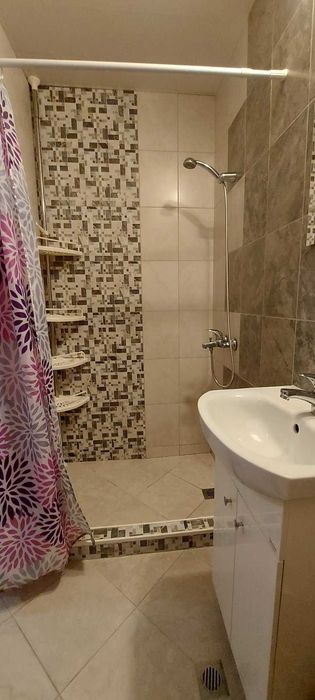 Дава се под наем Едностаен апартамент в Бургас, Сарафово - 35 кв.м за 38.25 € - Снимка #2