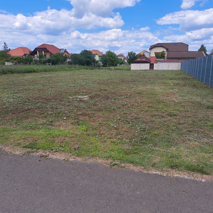 Teren  intravilan 1000mp