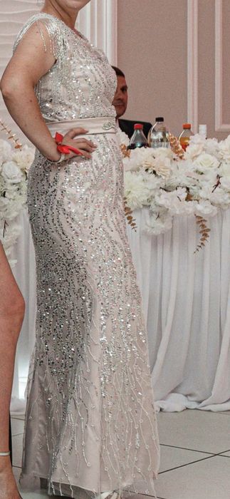 Vând rochie de nasa