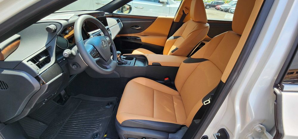 Lexus ES 300h Hybrid 2023