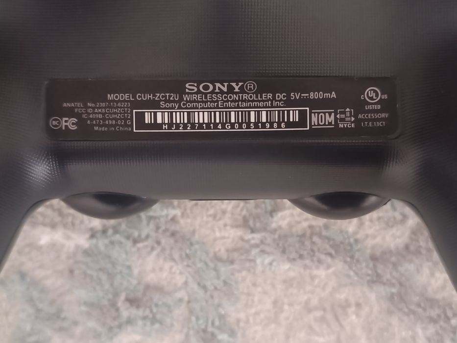 Оригинальный геймпад Sony DualShock 4 v2