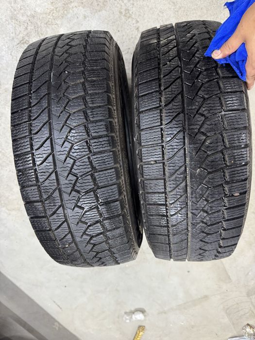 Продам резину зимний 215/60/16
