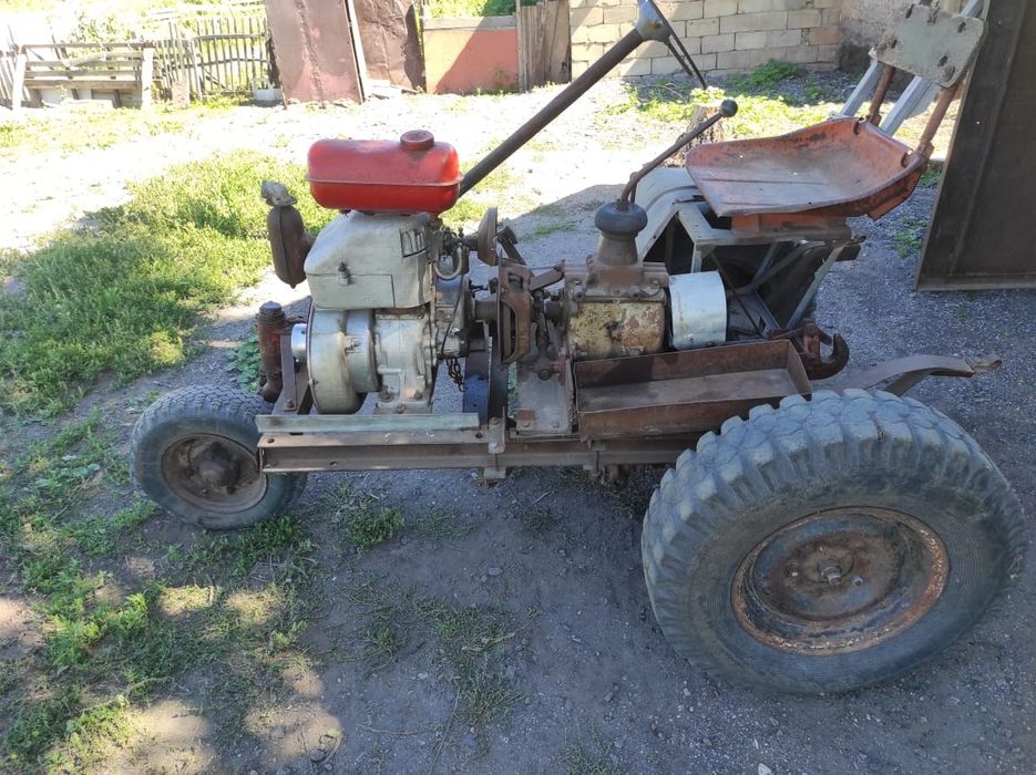 Продам минитрактор можно по частям