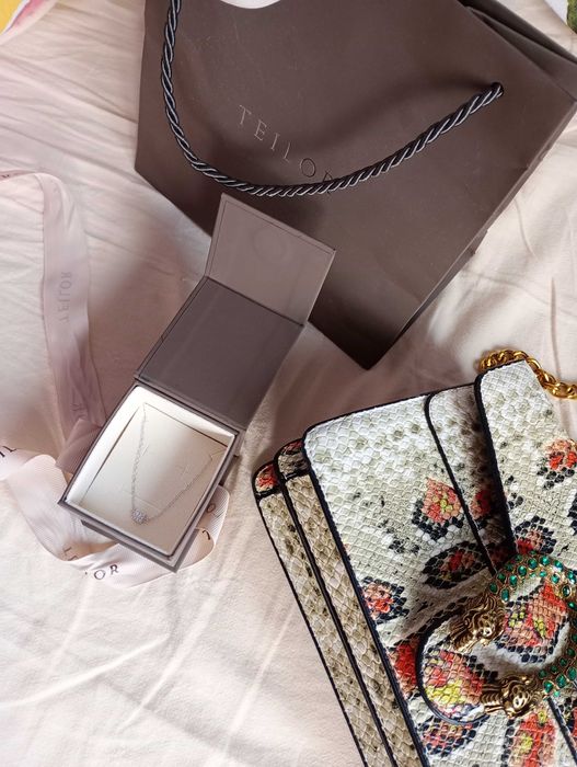 Нежна гривна от бяло злато с висулка, печат 585