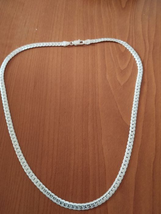 Vând lanț și două brățări