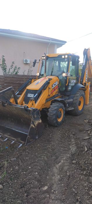 Vând buldoexcavator jcb 3cx