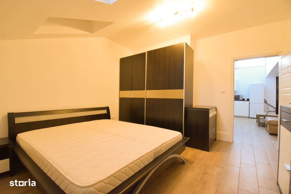 Apartament 2 camere, 200 m - Piața Unirii, 3 min UMF, proaspăt văruit