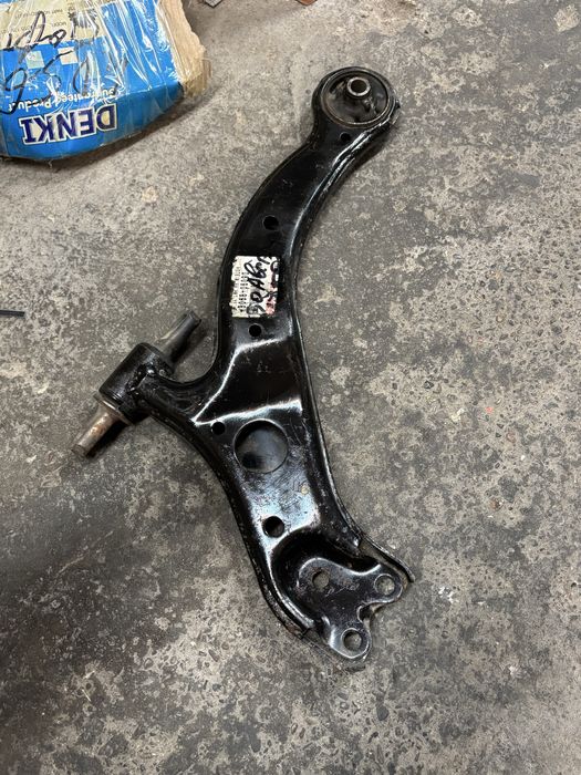 Рычаг передний правый камри 30 араб