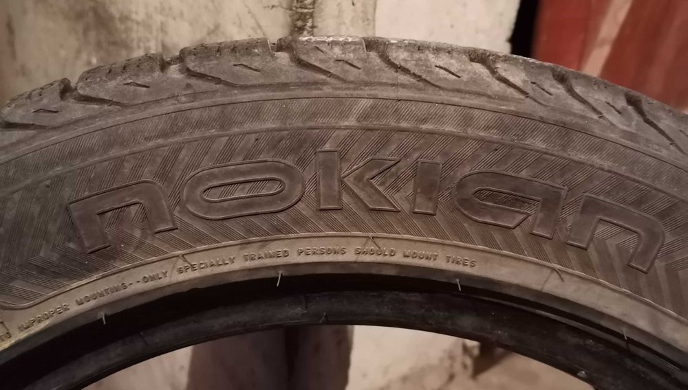 Продавам 1 брой зимна гума 205.55.16 дот 2019 Nokian