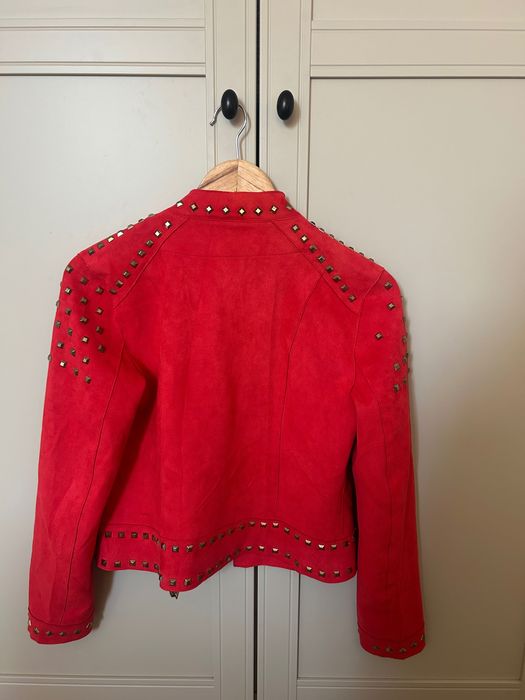 Велурено яке с капси