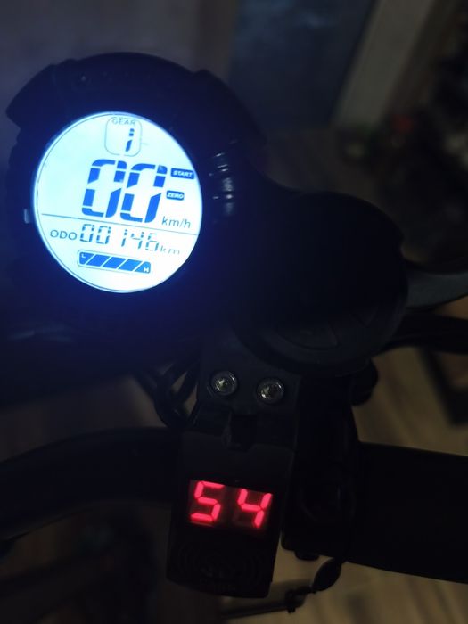 Vand trotineta electrica IO Hawk pe piese