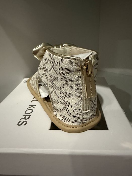 Michael Kors бебешки